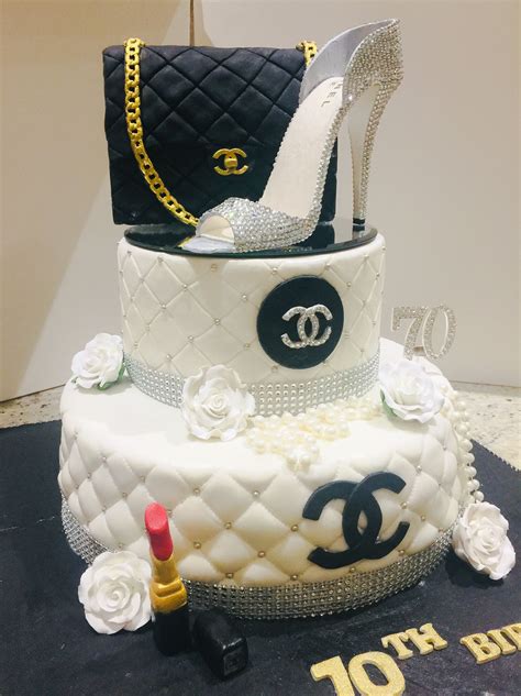 pasteles chanel|luxury Chanel cakes.